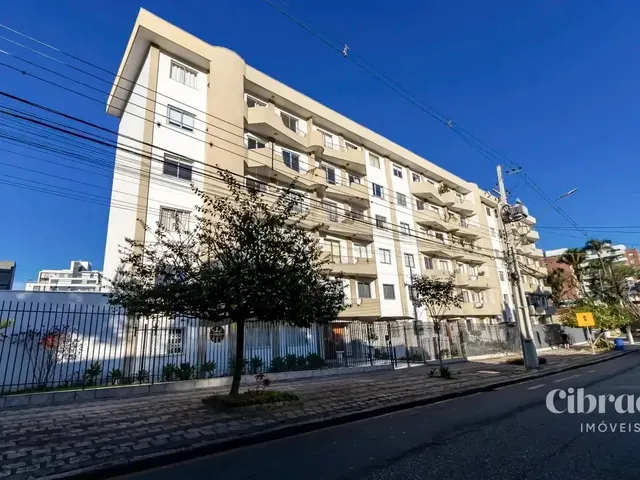 Apartamento 2 quartos e 2 banheiros, para alugar, no bairro Batel em Curitiba