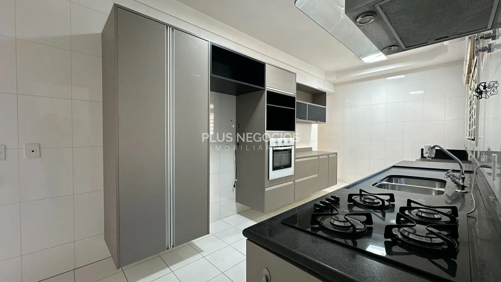 Apartamento, 3 quartos, 190 m² - Foto 2