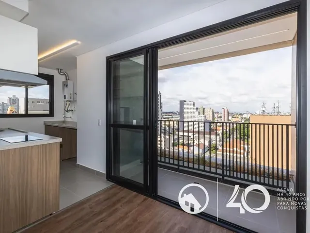 Apartamento 2 quartos e 1 banheiro, para alugar, no bairro Centro em Curitiba