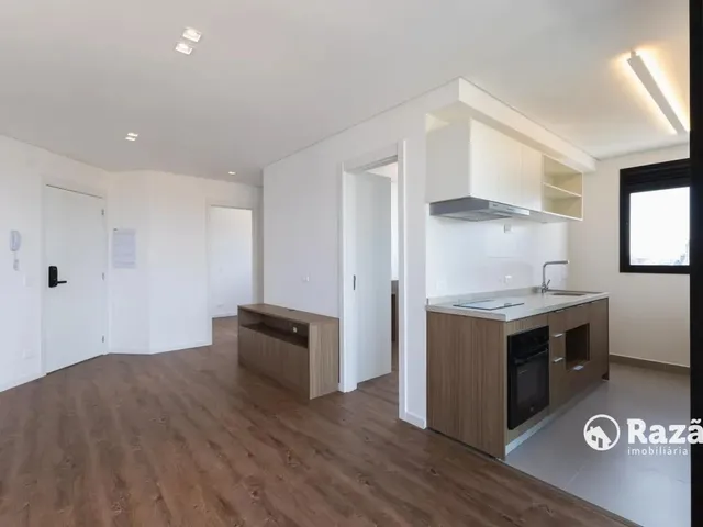 Apartamento 2 quartos e 1 banheiro, para alugar, no bairro Centro em Curitiba