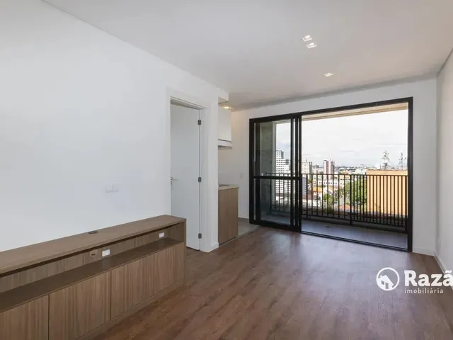 Apartamento 2 quartos e 1 banheiro, para alugar, no bairro Centro em Curitiba