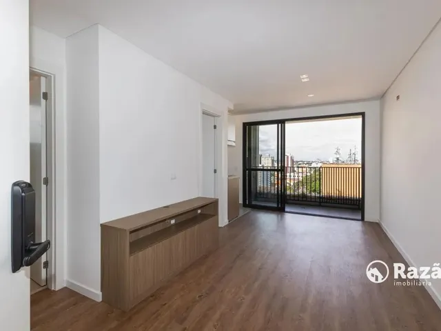 Apartamento 2 quartos e 1 banheiro, para alugar, no bairro Centro em Curitiba
