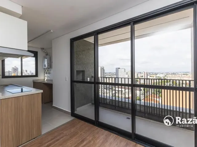 Apartamento 2 quartos e 1 banheiro, para alugar, no bairro Centro em Curitiba