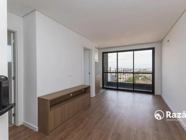 Apartamento 2 quartos e 1 banheiro, para alugar, no bairro Centro em Curitiba