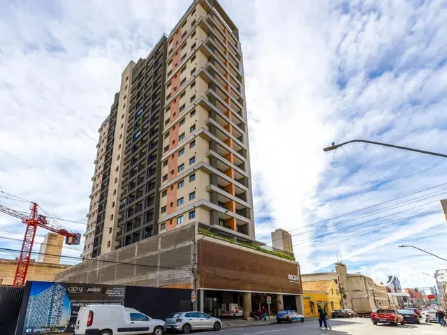 Apartamento 2 quartos e 1 banheiro, para alugar, no bairro Centro em Curitiba