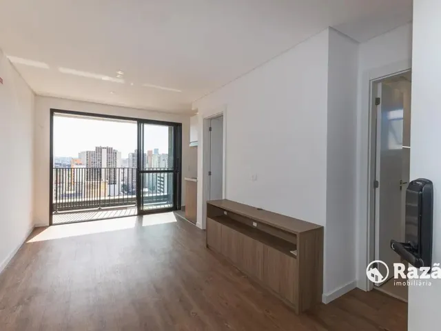 Apartamento 2 quartos e 1 banheiro, para alugar, no bairro Centro em Curitiba