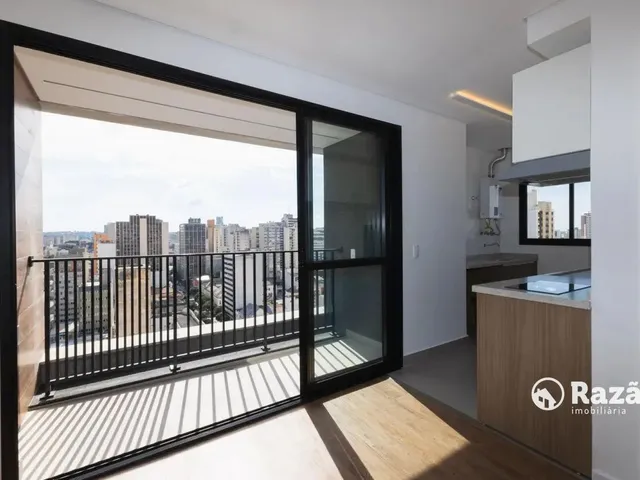 Apartamento 2 quartos e 1 banheiro, para alugar, no bairro Centro em Curitiba