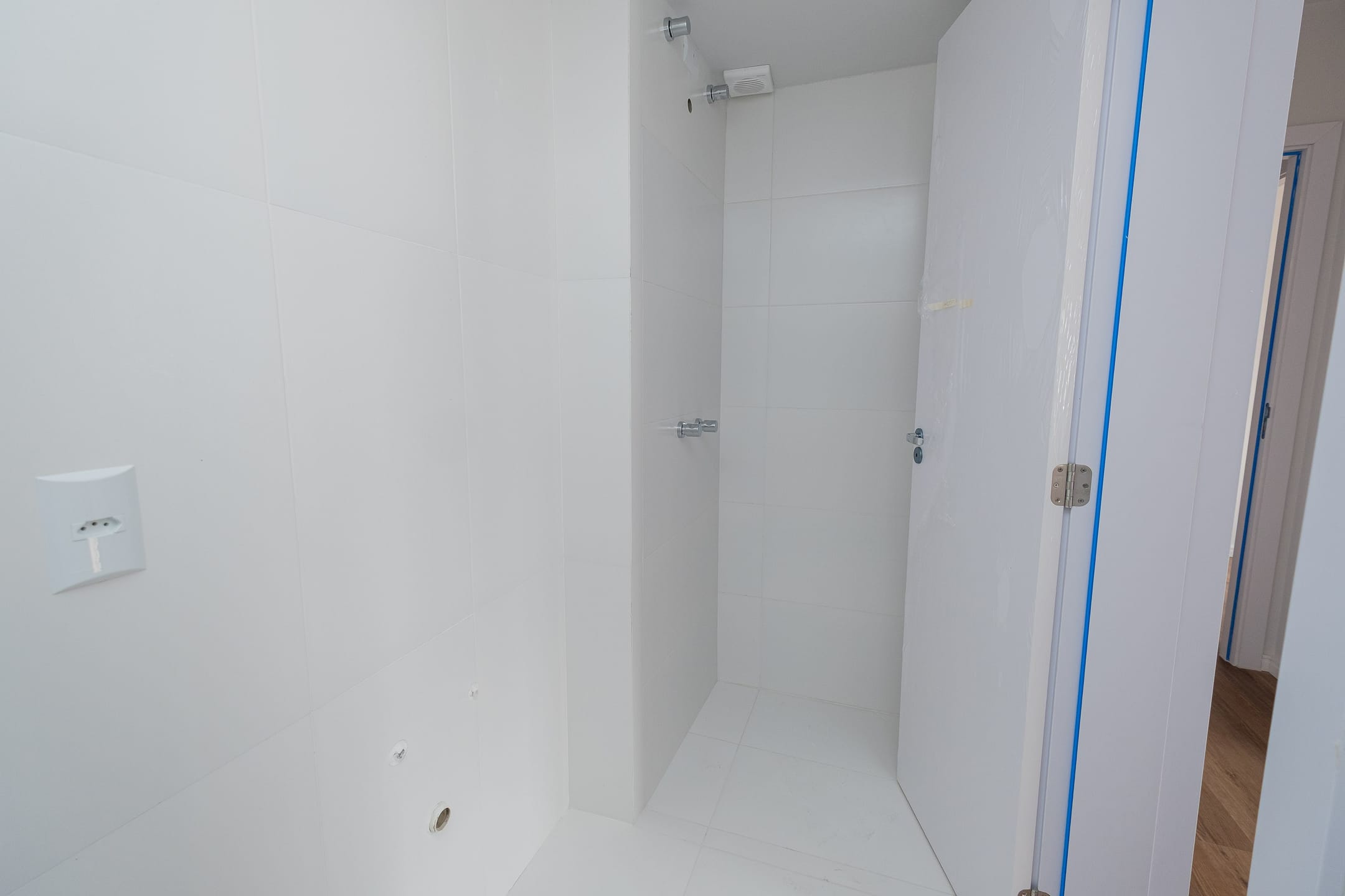 Apartamento de 2 dormitórios para aluguel no centro de Pelotas RS com ótima localização, ambientes bem distribuídos e fácil acesso a comércio e serviços - 13
