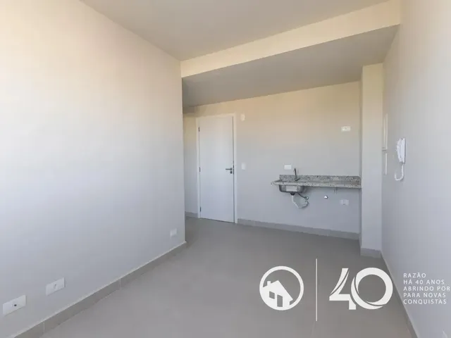Apartamento 2 quartos e 1 banheiro, para alugar, no bairro Portão em Curitiba