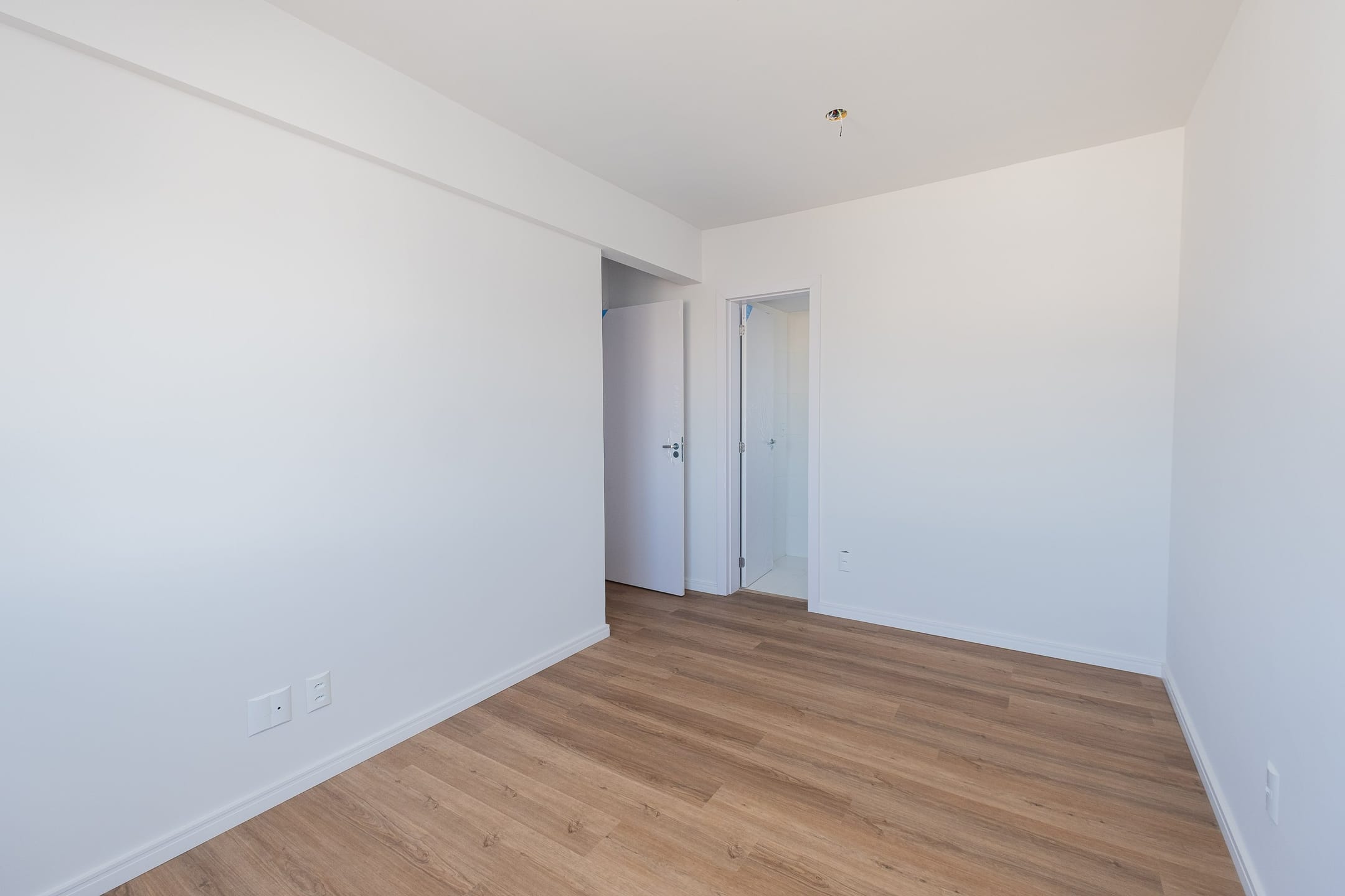 Apartamento de 3 Dormitórios para Aluguel no Centro de Pelotas RS com Boa Localização, Ambientes Amplos e Fácil Acesso a Comércio e Serviços - 13