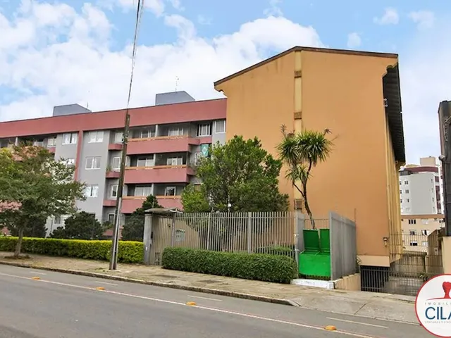 Apartamento 3 quartos e 1 banheiro, para alugar, no bairro Água Verde em Curitiba