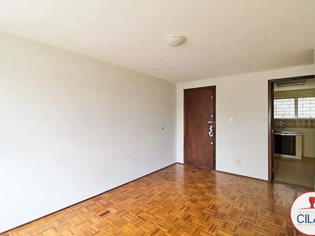 Apartamento 3 quartos e 1 banheiro, para alugar, no bairro Água Verde em Curitiba