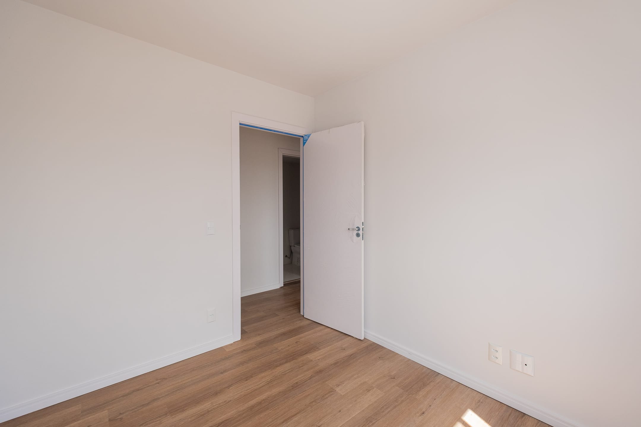 Apartamento de 3 Dormitórios para Aluguel no Centro de Pelotas RS com Boa Localização, Ambientes Amplos e Fácil Acesso a Comércio e Serviços - 11