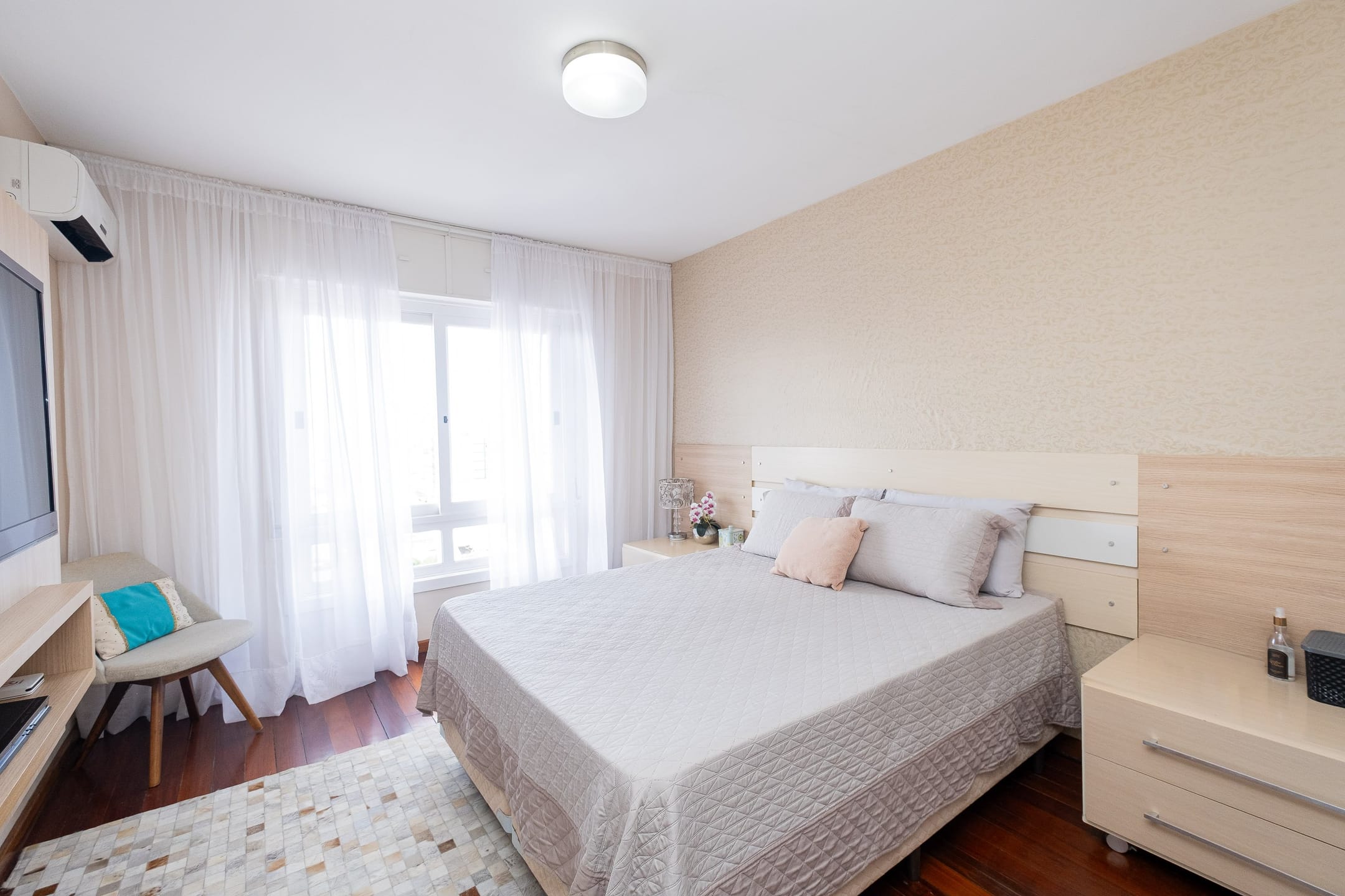 Duplex alto padrão no Centro com piscina privativa, 4 dormitórios, 2 suítes e área gourmet – exclusividade no Ed. Dona Helena - 10