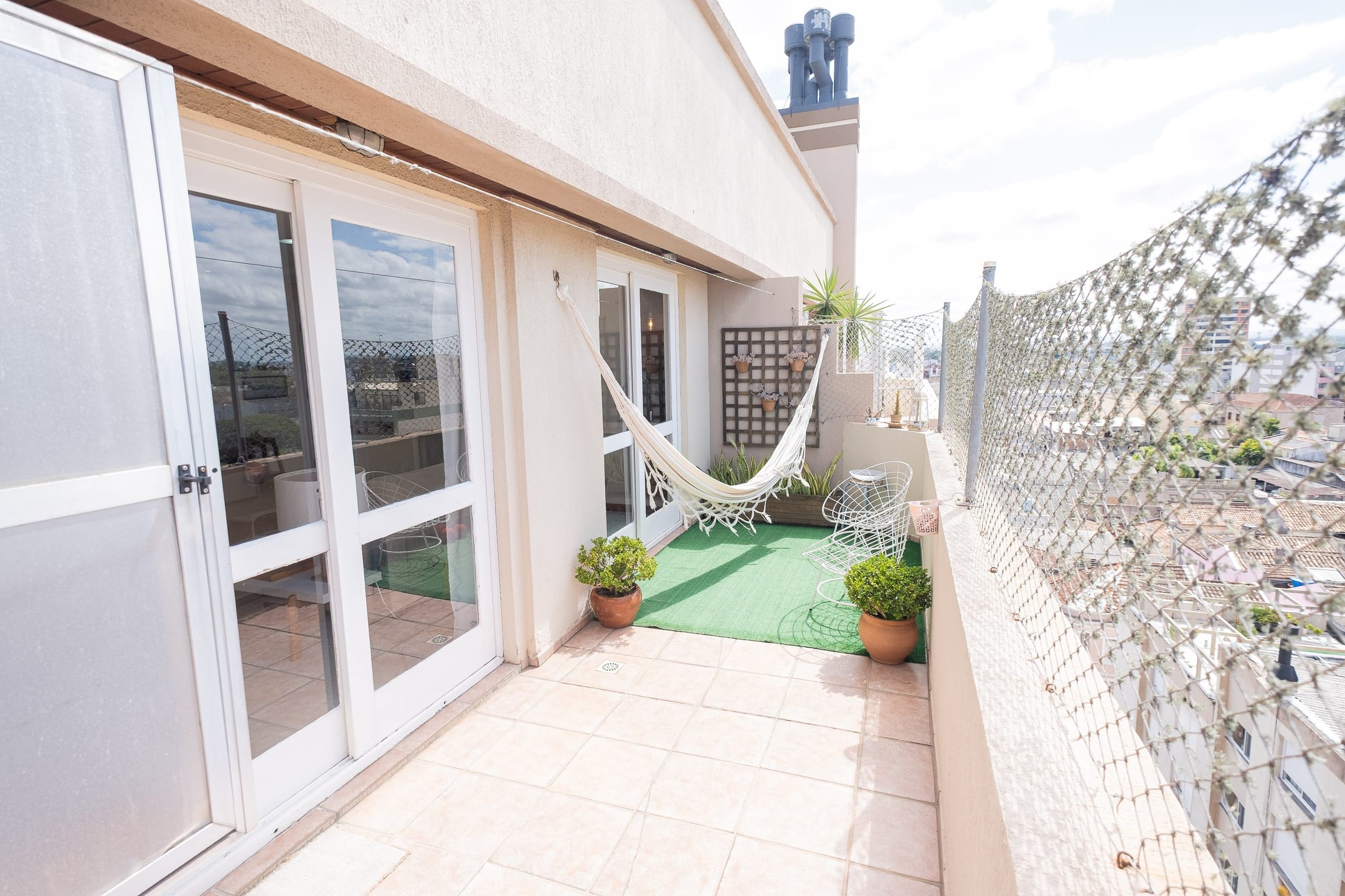 Duplex alto padrão no Centro com piscina privativa, 4 dormitórios, 2 suítes e área gourmet – exclusividade no Ed. Dona Helena - 28