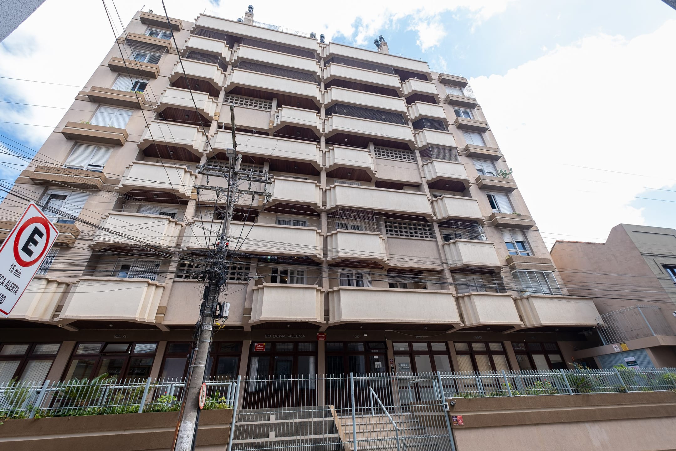 Duplex alto padrão no Centro com piscina privativa, 4 dormitórios, 2 suítes e área gourmet – exclusividade no Ed. Dona Helena - 32