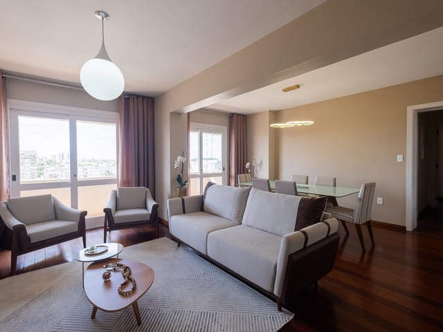 Apartamento 4 quartos e 3 banheiros, à venda, no bairro Centro em Pelotas