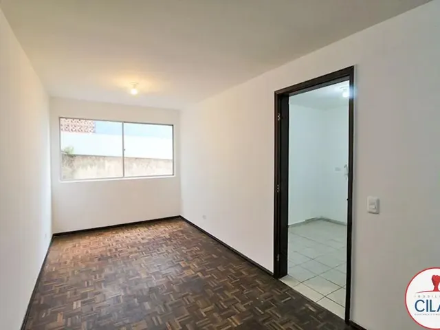 Apartamento 3 quartos e 1 banheiro, para alugar, no bairro Portão em Curitiba