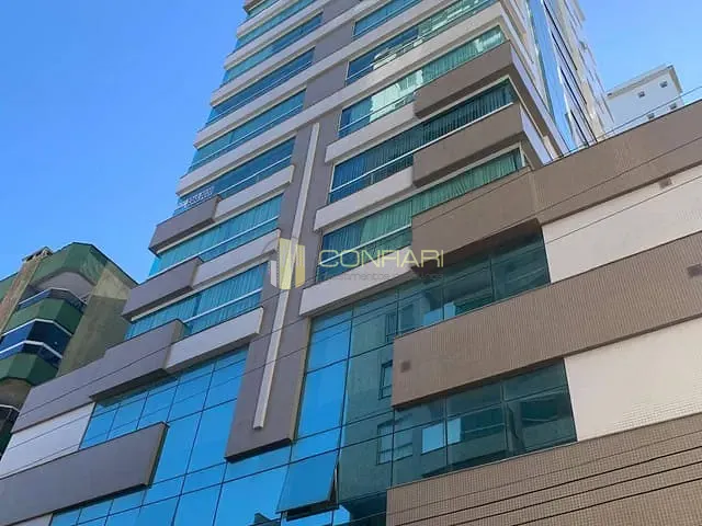 Apartamento 3 quartos e 4 banheiros, para alugar, no bairro Meia Praia em Itapema