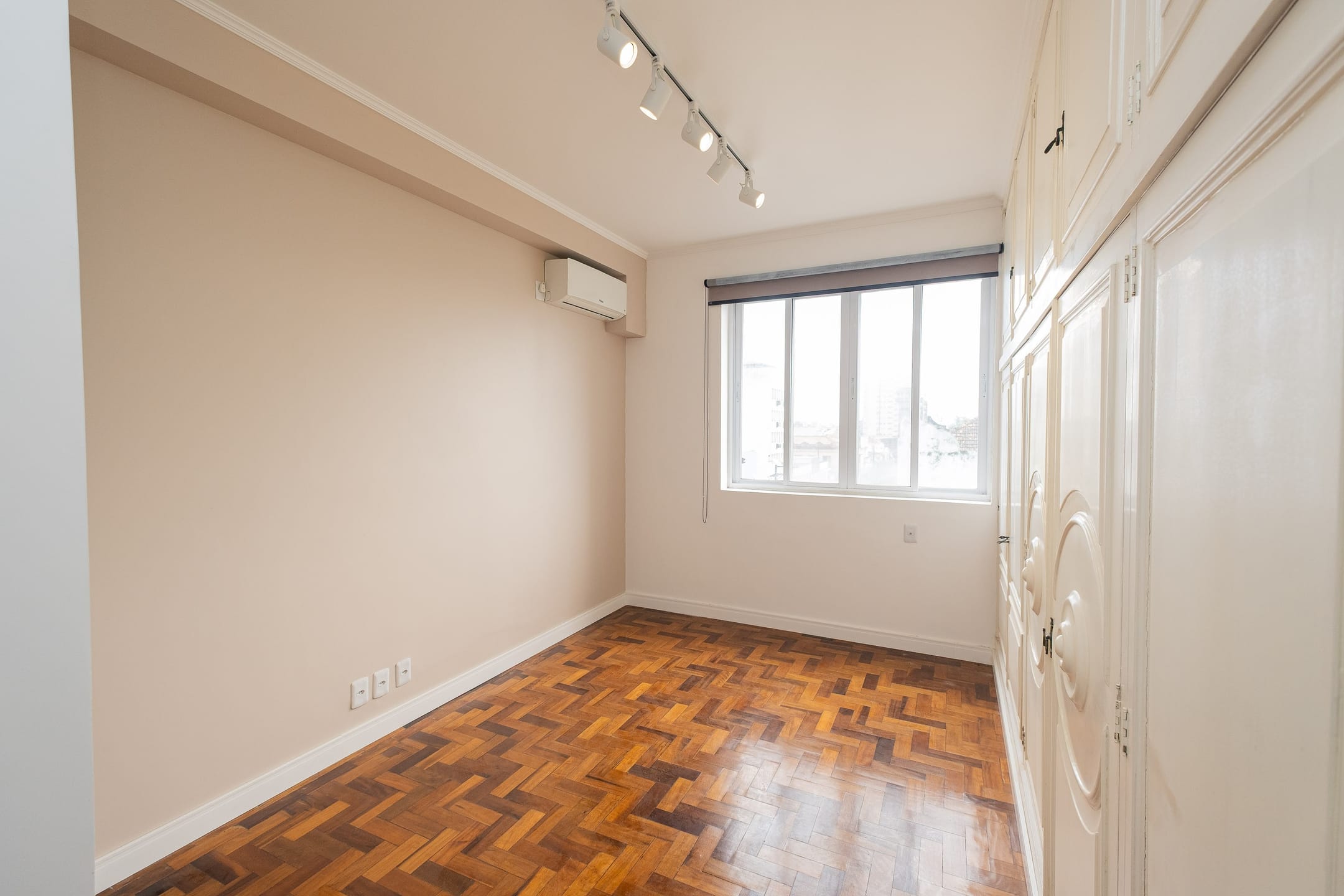 Apartamento à venda no centro de Pelotas - 150 m², 3 quartos (sendo 1 suíte), móveis planejados e vaga. - 14