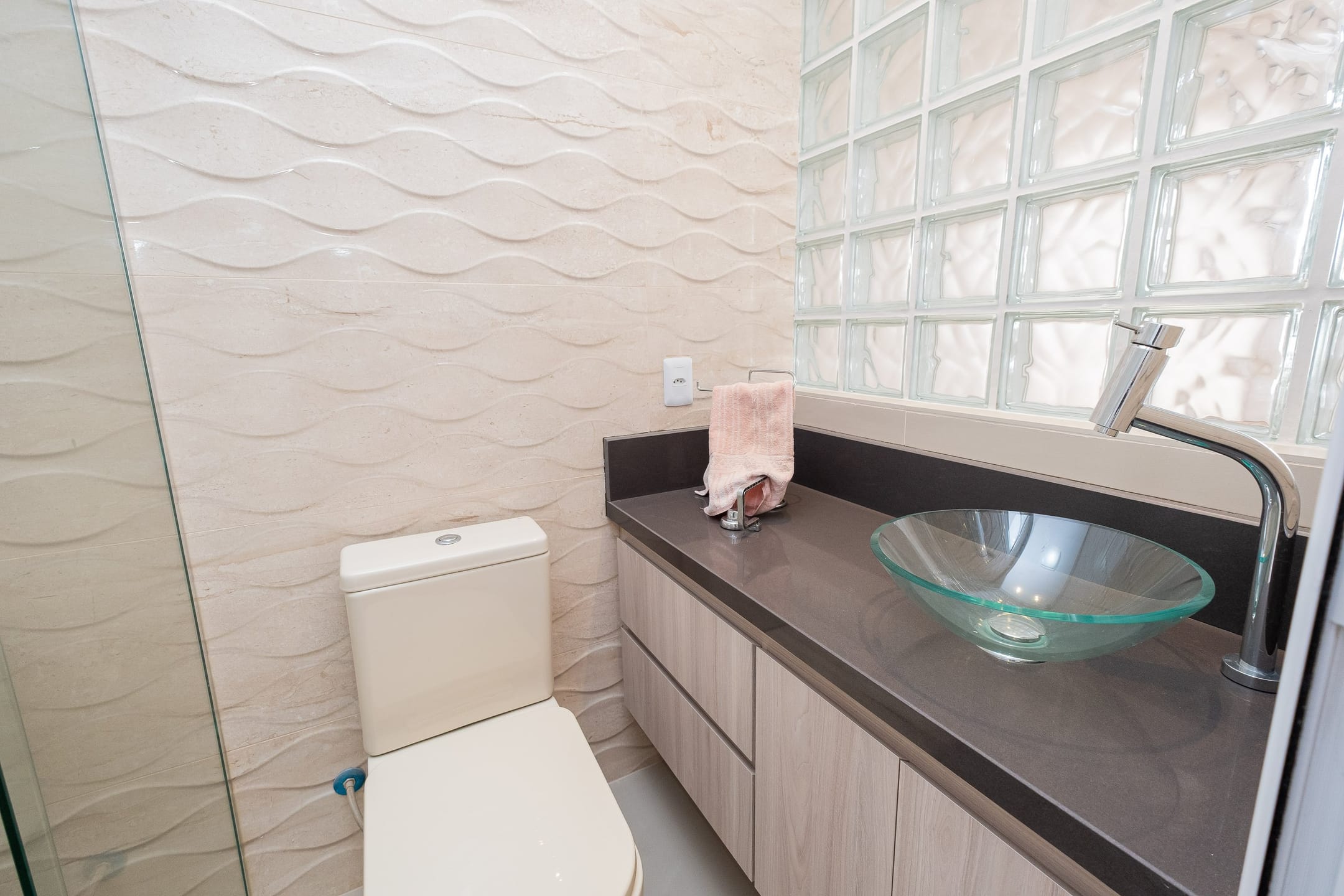 Apartamento à venda no centro de Pelotas - 150 m², 3 quartos (sendo 1 suíte), móveis planejados e vaga. - 16