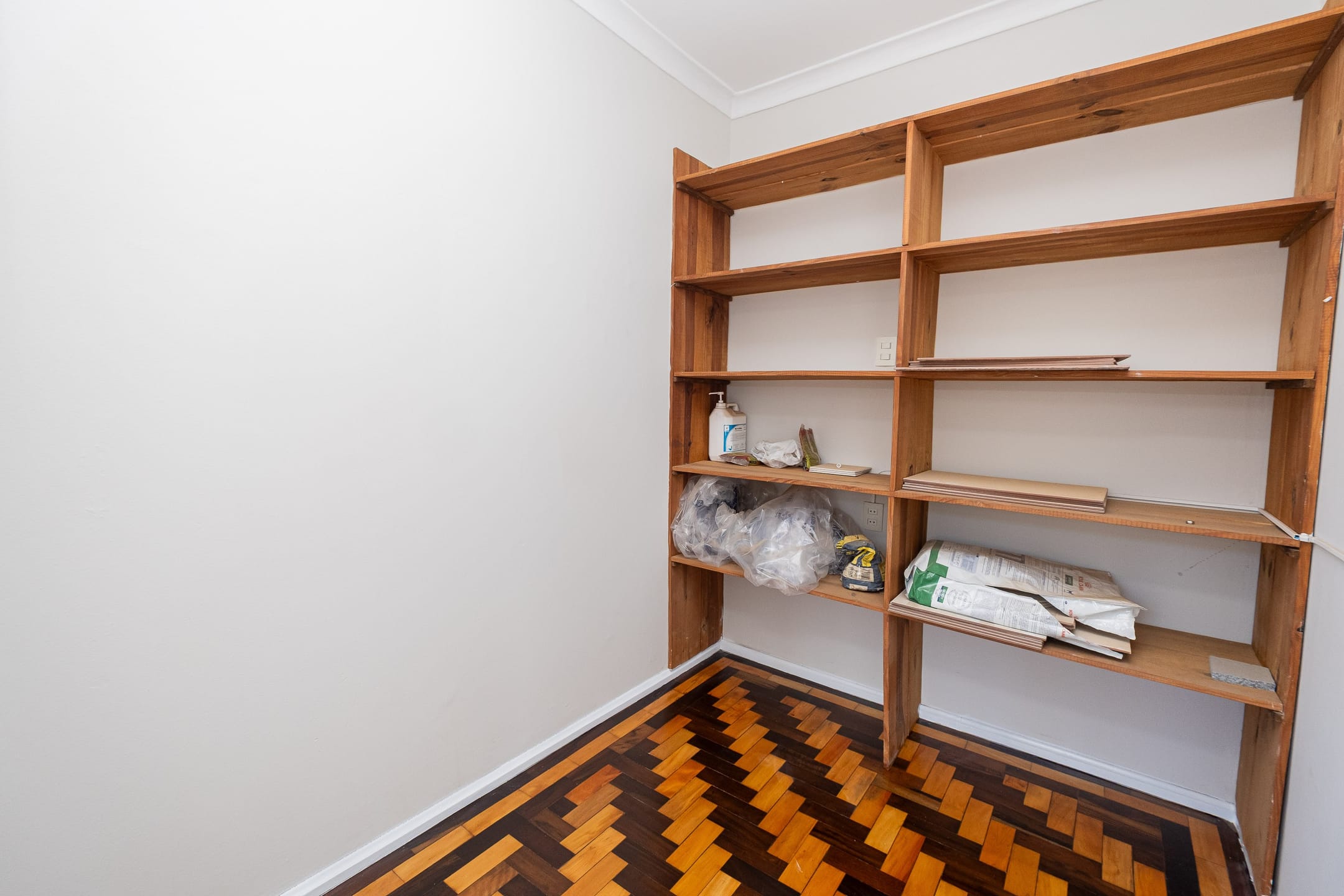 Apartamento à venda no Edifício Nena, Centro - 120 m², 3 quartos (sendo 1 suíte), cozinha com armários, ótima posição solar e vaga. - 14