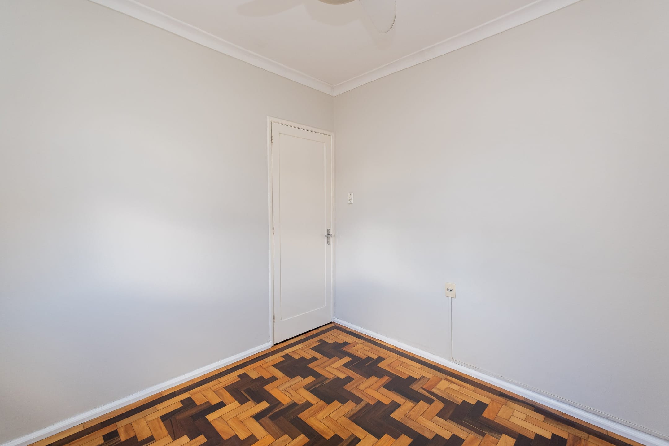 Apartamento à venda no Edifício Nena, Centro - 120 m², 3 quartos (sendo 1 suíte), cozinha com armários, ótima posição solar e vaga. - 8
