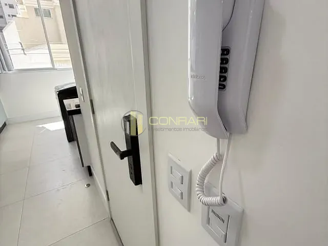 Apartamento 2 quartos e 2 banheiros, à venda, no bairro Meia Praia em Itapema