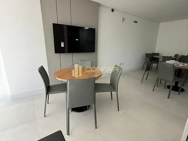 Apartamento 2 quartos e 2 banheiros, à venda, no bairro Meia Praia em Itapema