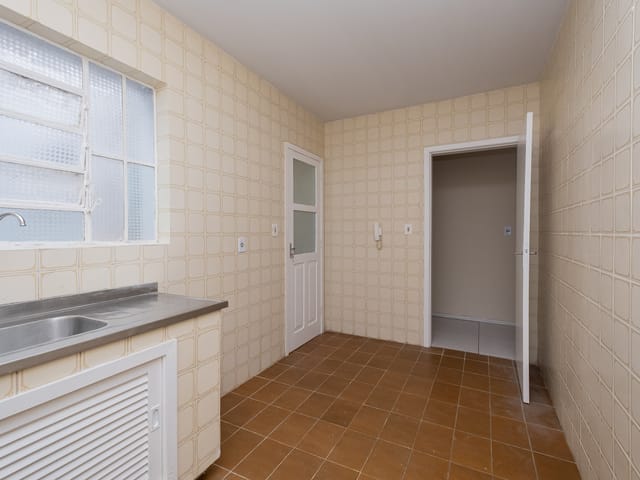 Apartamento com 105m² 2 quartos e 3 banheiros, para alugar, no bairro Centro em Pelotas