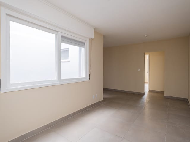 Apartamento com 81m² 2 quartos e 1 banheiro, para alugar, no bairro Centro em Pelotas