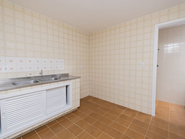 Apartamento com 81m² 2 quartos e 1 banheiro, para alugar, no bairro Centro em Pelotas