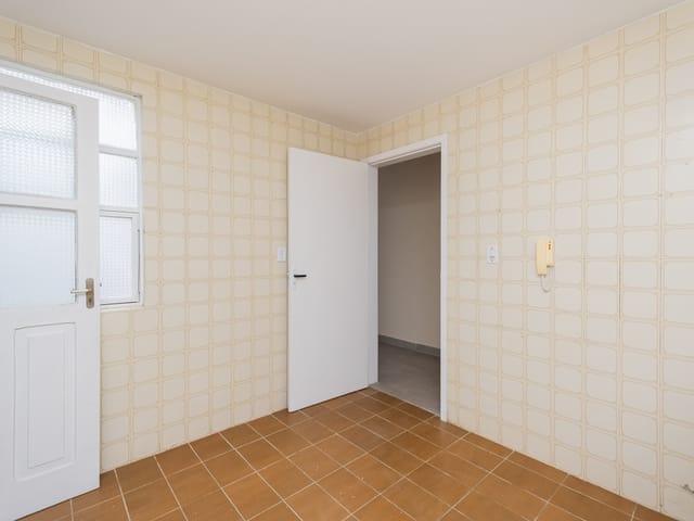 Apartamento com 81m² 2 quartos e 1 banheiro, para alugar, no bairro Centro em Pelotas