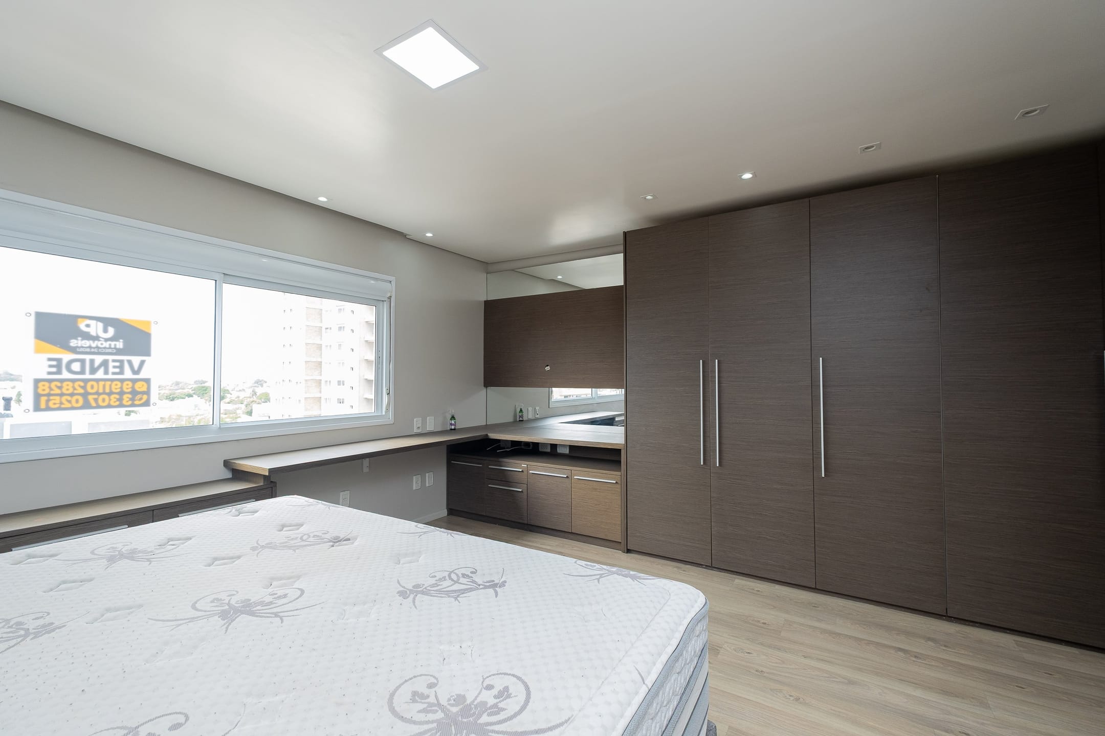 Apartamento mobiliado à venda no Edifício Manhattan, Centro - 115 m², 2 quartos (sendo 1 suíte), lareira e sacada com churrasqueira. - 7