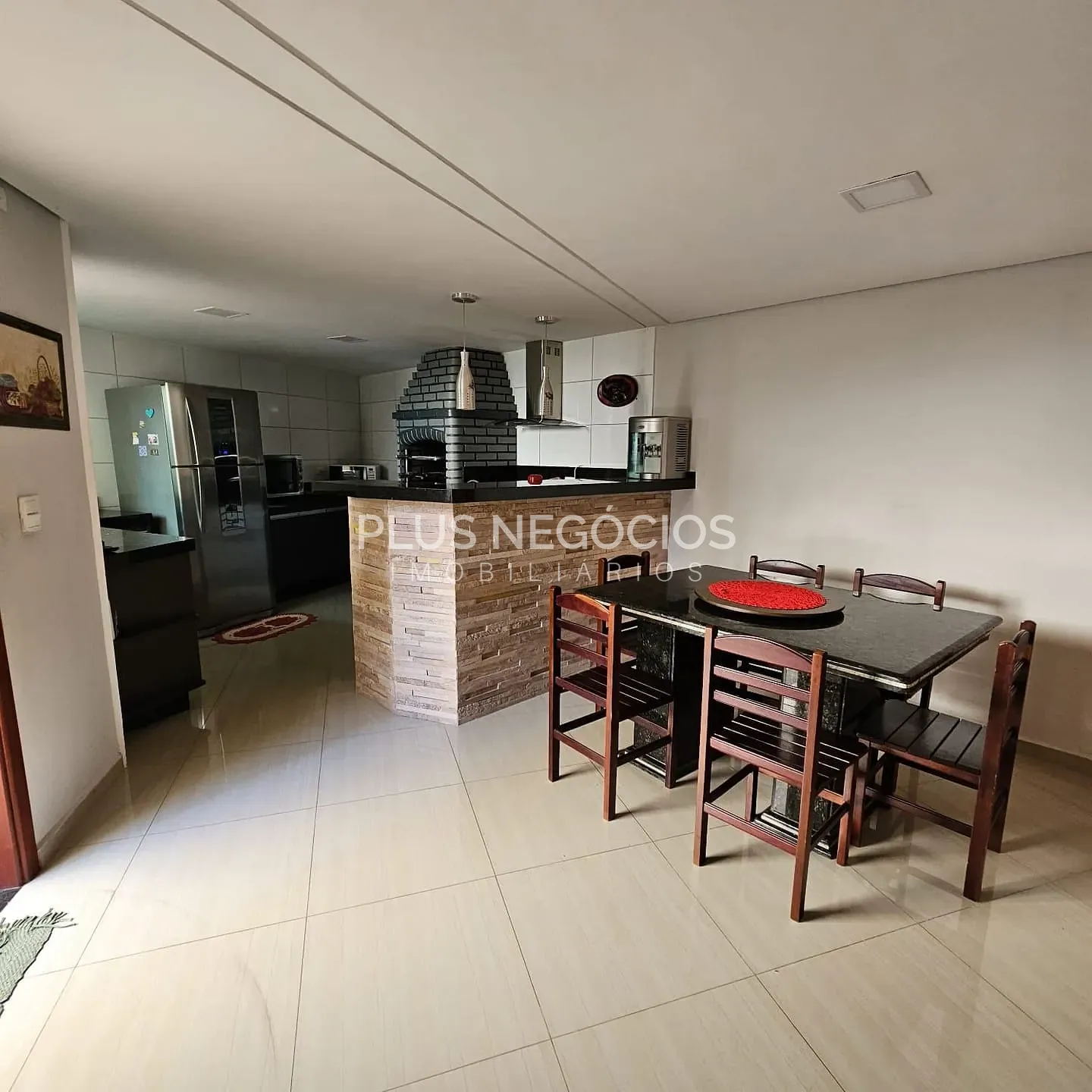 Casa, 3 quartos, 303 m² - Foto 1
