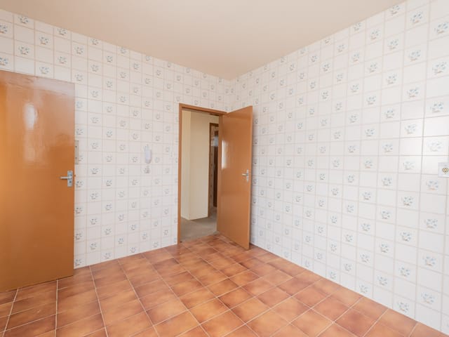 Apartamento com 74m² 2 quartos e 1 banheiro, à venda ou para alugar, no bairro Centro em Pelotas