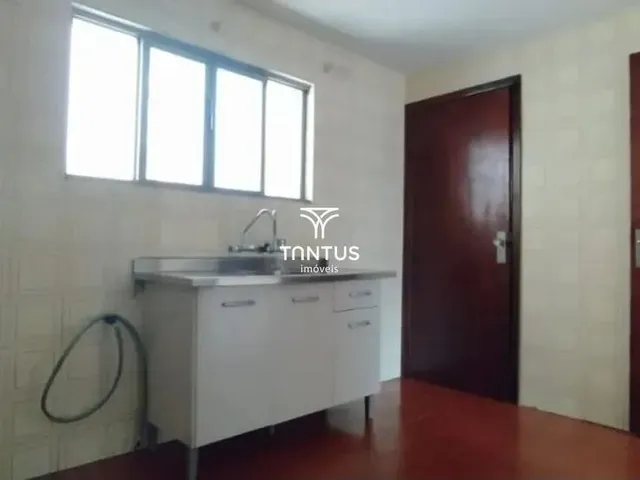 Apartamento 3 quartos e 2 banheiros, para alugar, no bairro Cristo Rei em Curitiba