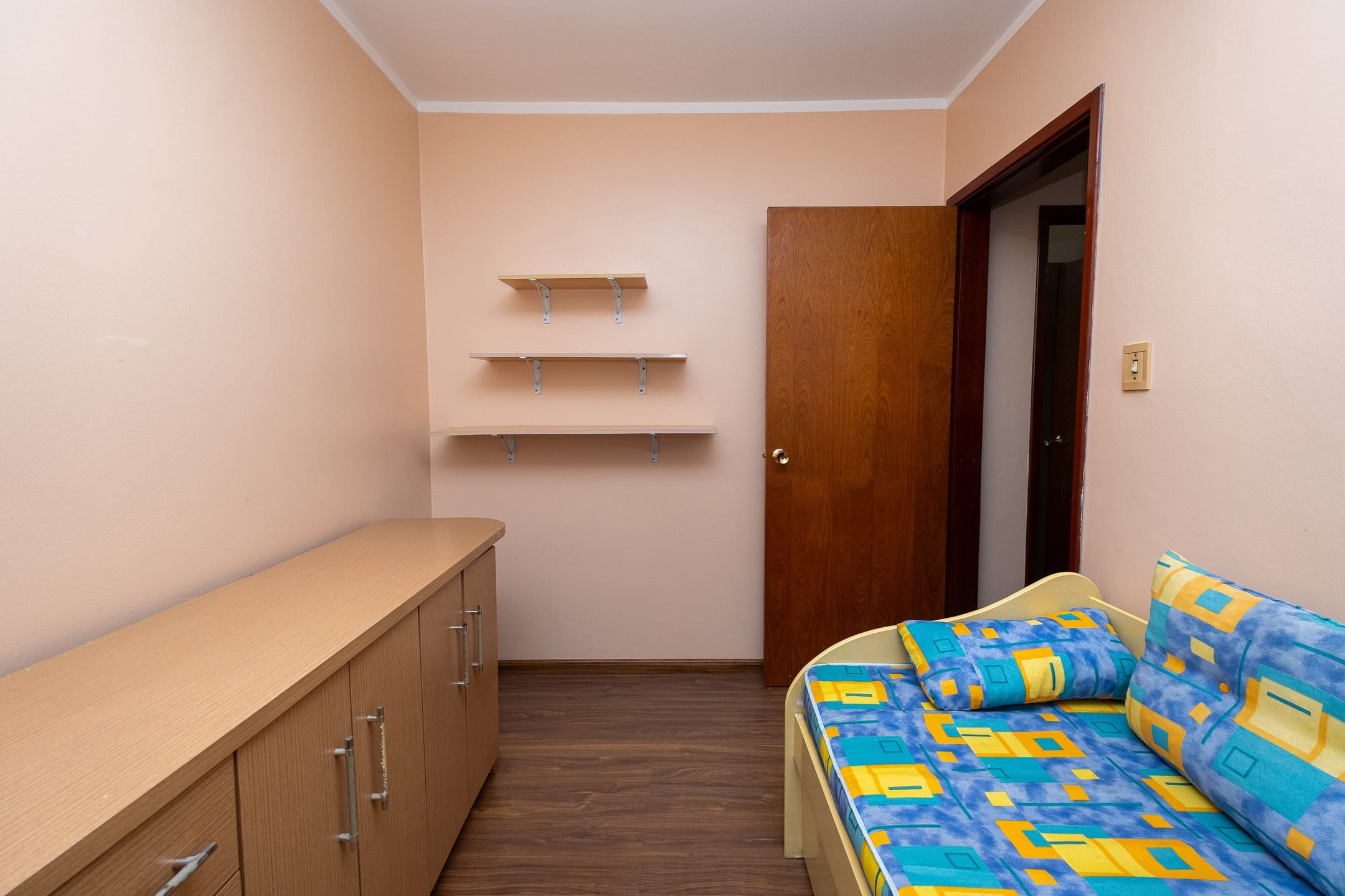 Apartamento à venda no centro de Pelotas - 60 m², 2 quartos, cozinha planejada, 2 varandas e piso laminado. - 9