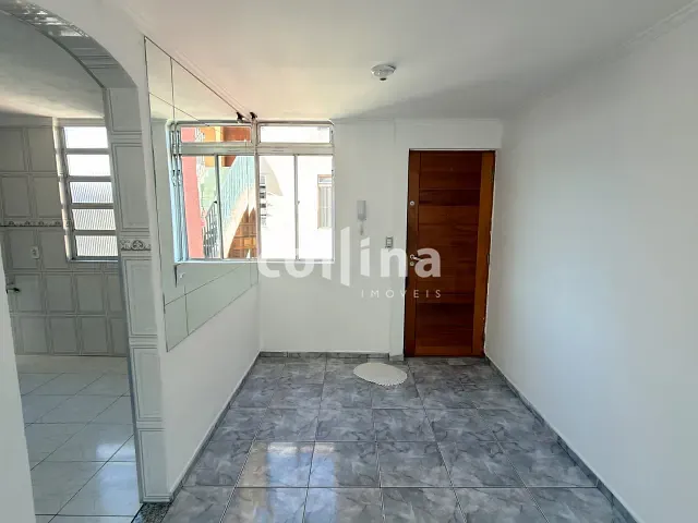 Apartamento 2 quartos e 1 banheiro, à venda, no bairro Cohab V em Carapicuíba