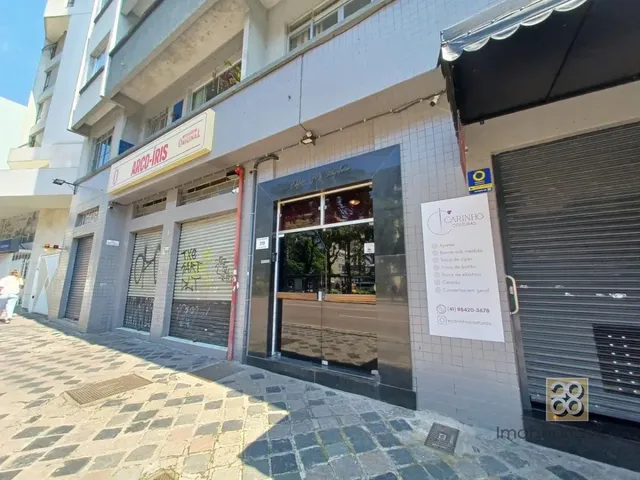 Apartamento 2 quartos e 1 banheiro, para alugar, no bairro Centro em Curitiba