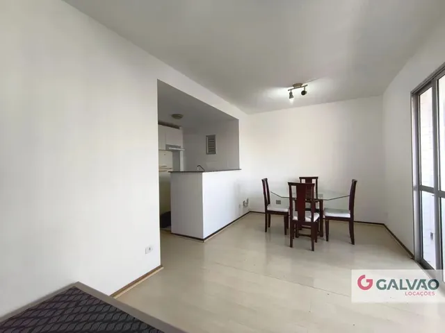 Apartamento 1 quarto e 1 banheiro, para alugar, no bairro Centro em Curitiba
