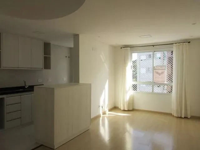 Apartamento 2 quartos e 2 banheiros, para alugar, no bairro Santa Felicidade em Curitiba