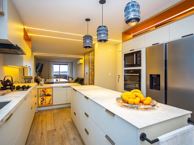 Apartamento com 222m² 3 quartos e 3 banheiros, à venda, no bairro Cabral em Curitiba
