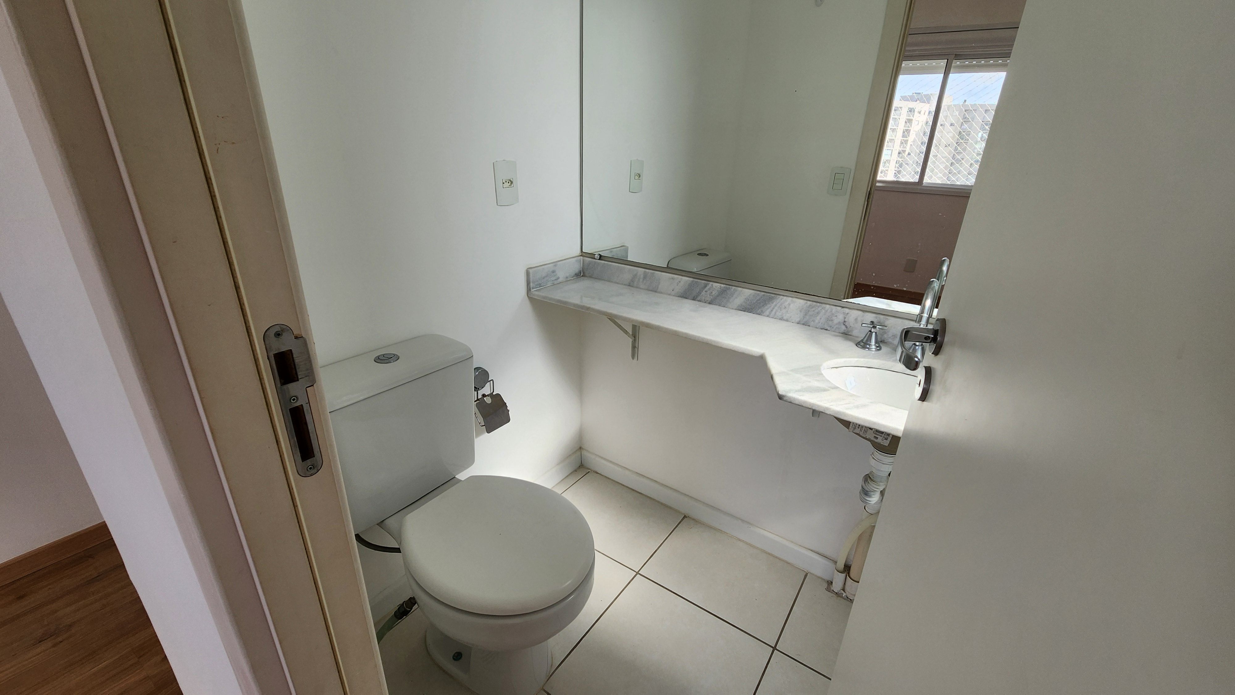 Apartamento à venda no JK Parque Club, Areal - 61 m², 2 quartos (sendo 1 suíte), cozinha com armários e andar alto com face noroeste. - 13