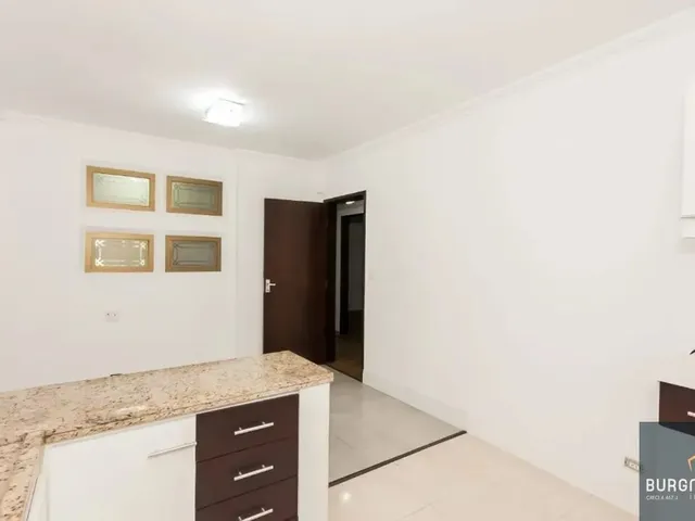Apartamento 3 quartos e 2 banheiros, à venda, no bairro Centro Cívico em Curitiba