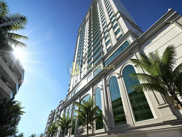 Apartamento com 215m² 5 quartos e 6 banheiros, à venda, no bairro Meia Praia em Itapema