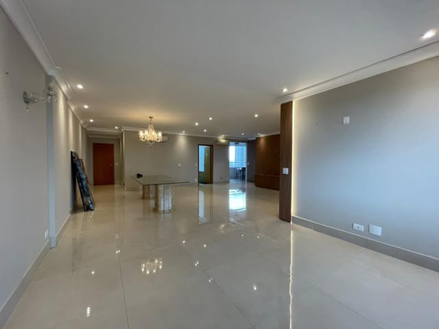 Apartamento com 341m² 4 quartos e 4 banheiros, à venda, no bairro Gleba Palhano em Londrina