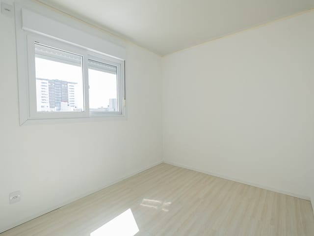 Apartamento com 85m² 2 quartos e 2 banheiros, à venda ou para alugar, no bairro Centro em Pelotas