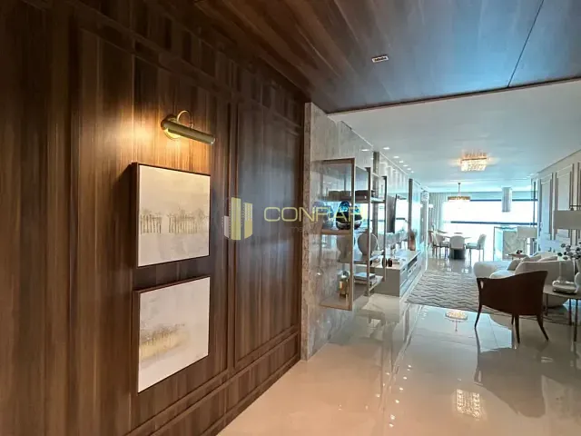 Apartamento com 230m² 4 quartos e 5 banheiros, à venda, no bairro Meia Praia em Itapema