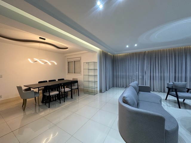 Apartamento 2 quartos e 4 banheiros, para alugar, no bairro Gleba Fazenda Palhano em Londrina